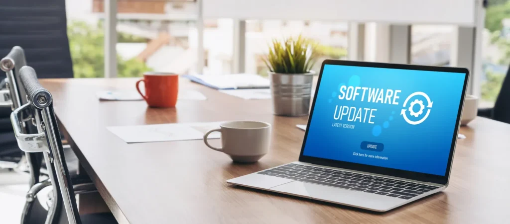 Portatile con aggiornamento software in ufficio